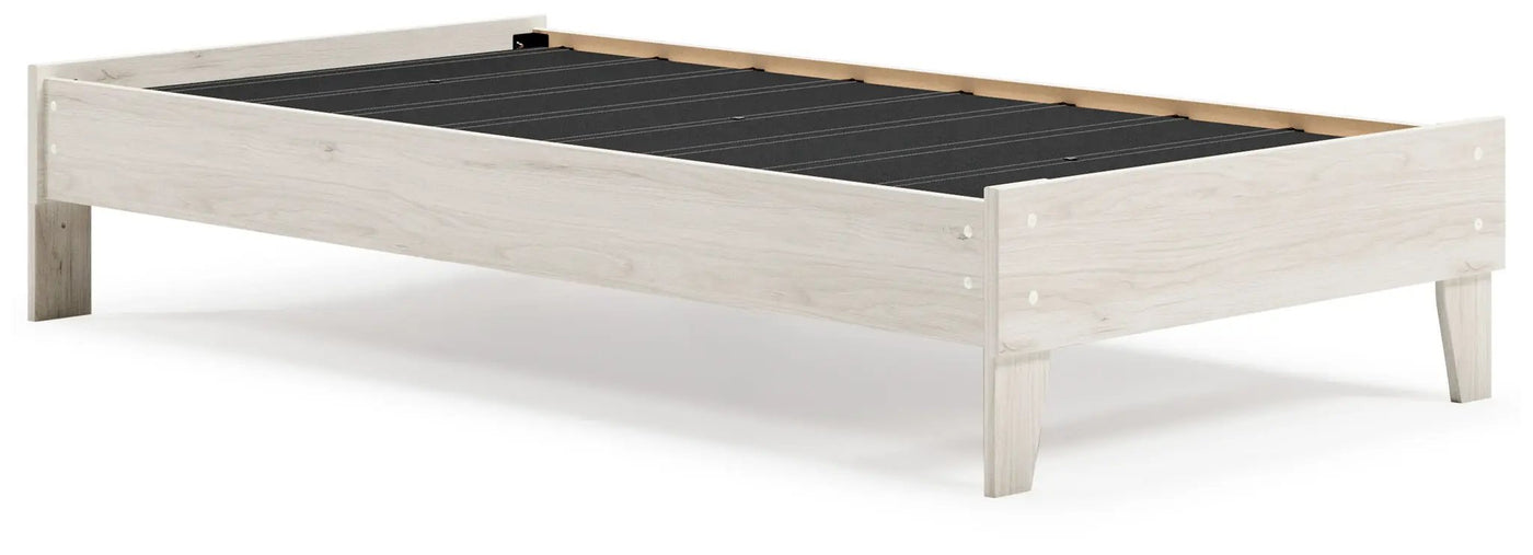 Socalle - Platform Bed by Unique Piece Furniture