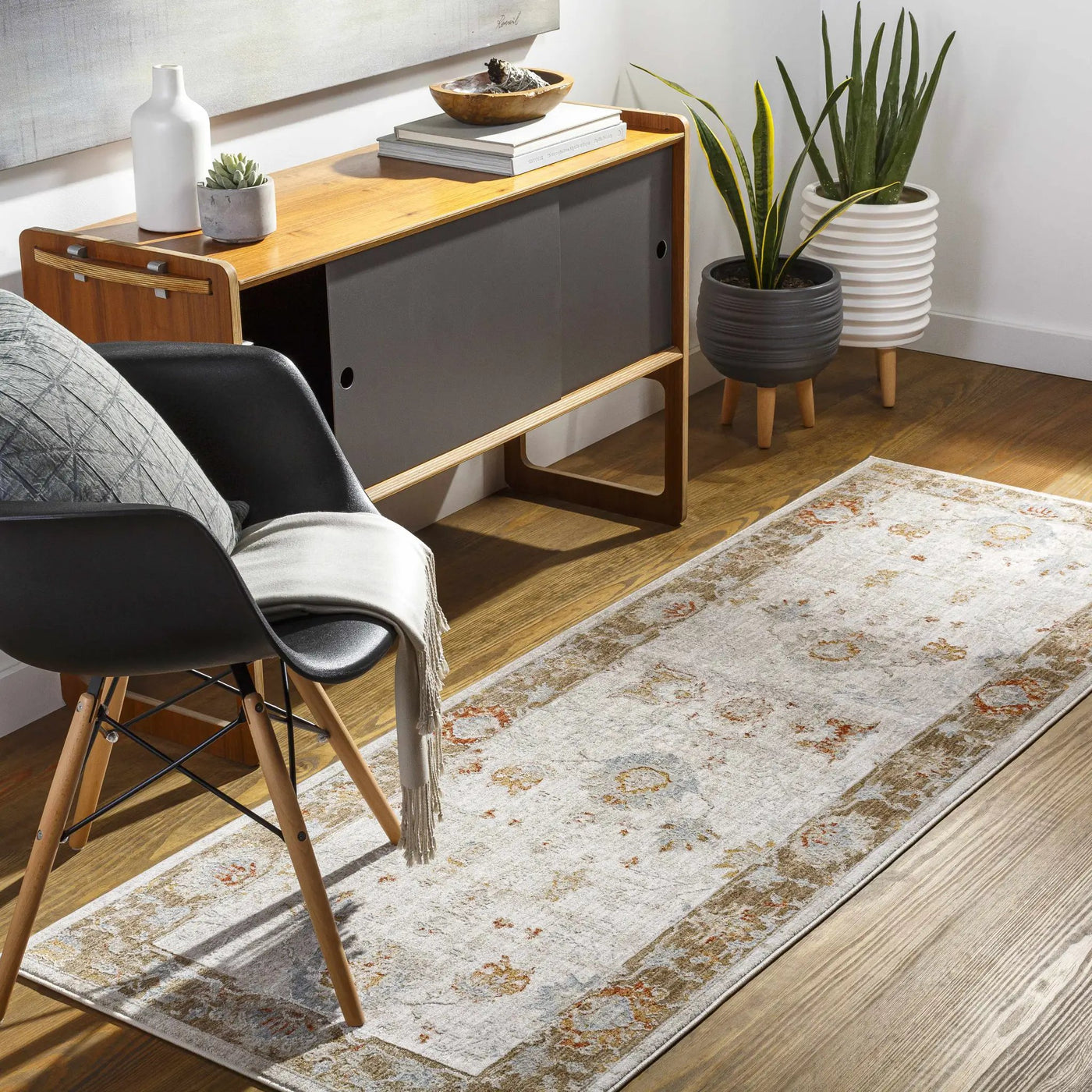Elloree Traditional Thick Luxe Statement Rug - Clearance by Boutique Rugs