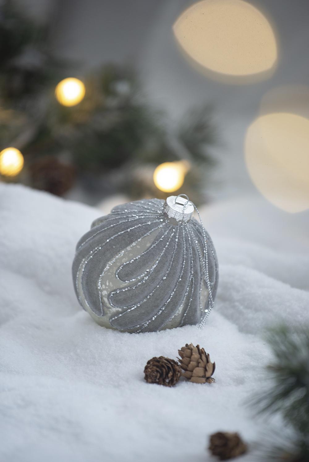 Decorative Hanging Glass Christmas Ball Ornaments - Set of 6 with Elegant Glass Design - Pearl Silver or Purple, photo 11 of 16
