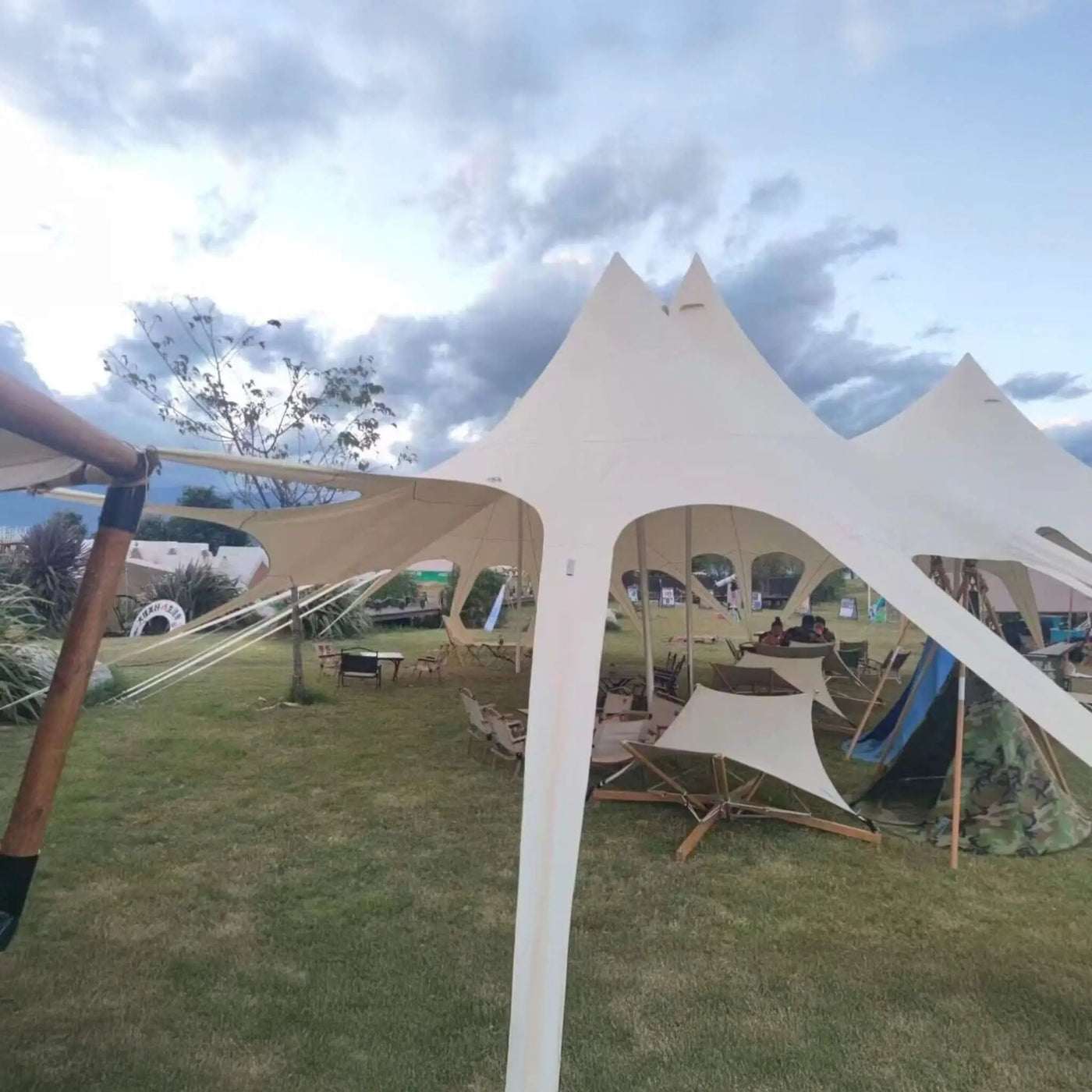 Extra-Large Portable Waterproof Multifunctional Outdoor Rain Tarp Canopy (SAK79811) by SAKSBY WHOLESALE