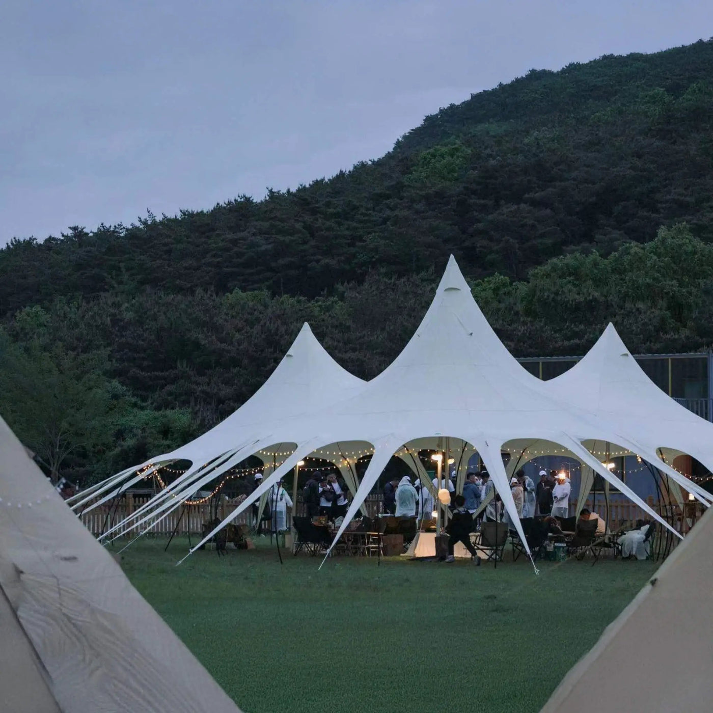 Extra-Large Portable Waterproof Multifunctional Outdoor Rain Tarp Canopy (SAK79811) by SAKSBY WHOLESALE