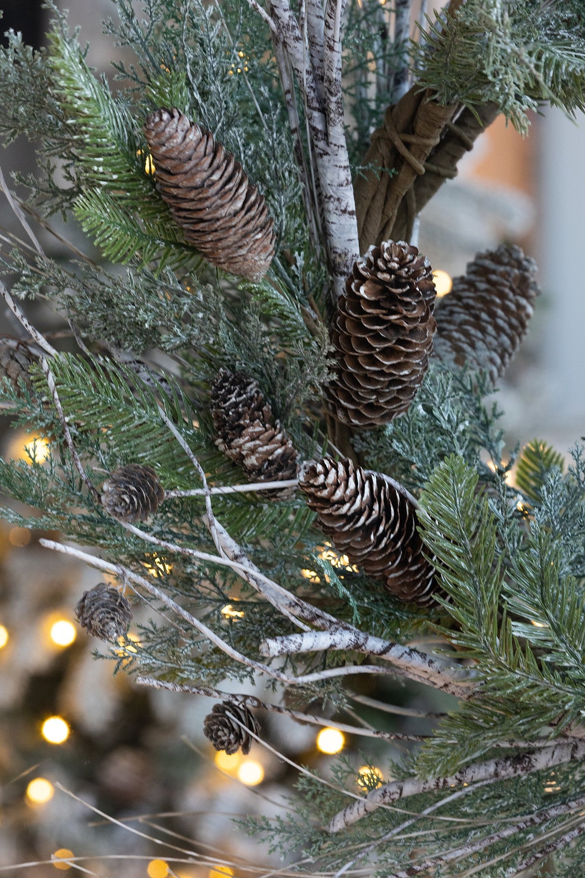 D24" Pine/Pinecone Wreath, photo 8 of 8