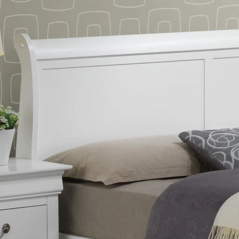 Upholstered Panel Sleigh Bed Design by Unique Piece Furniture