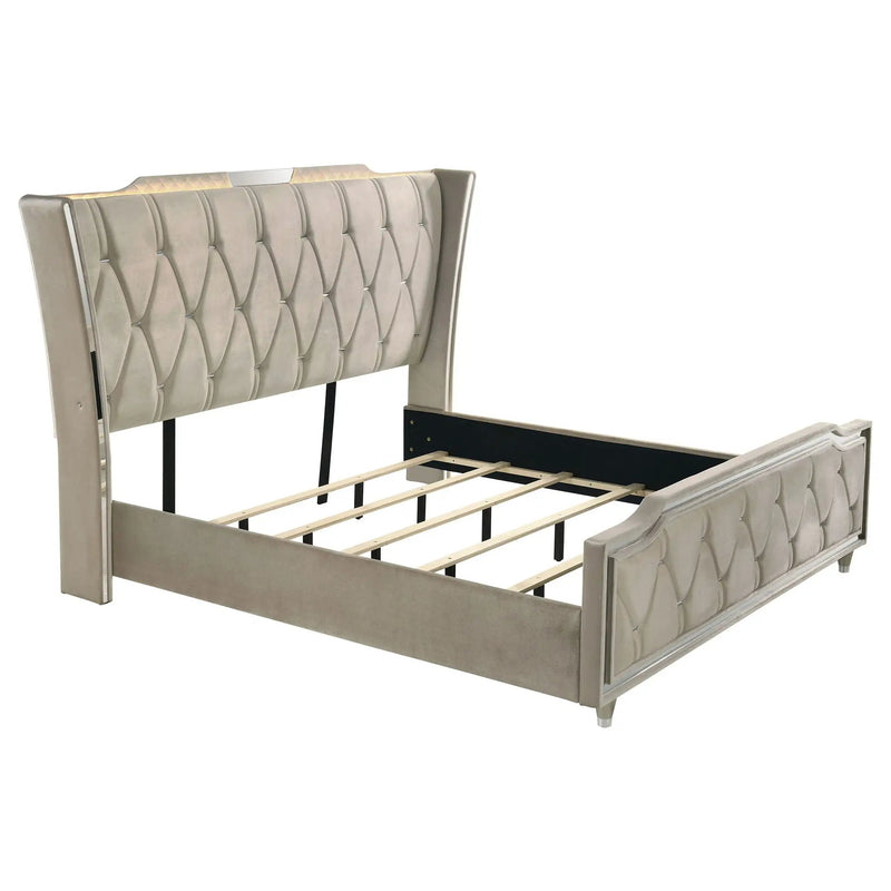Lorient 4-piece Eastern King Bedroom Set Ivory and Camel by Unique Piece Furniture