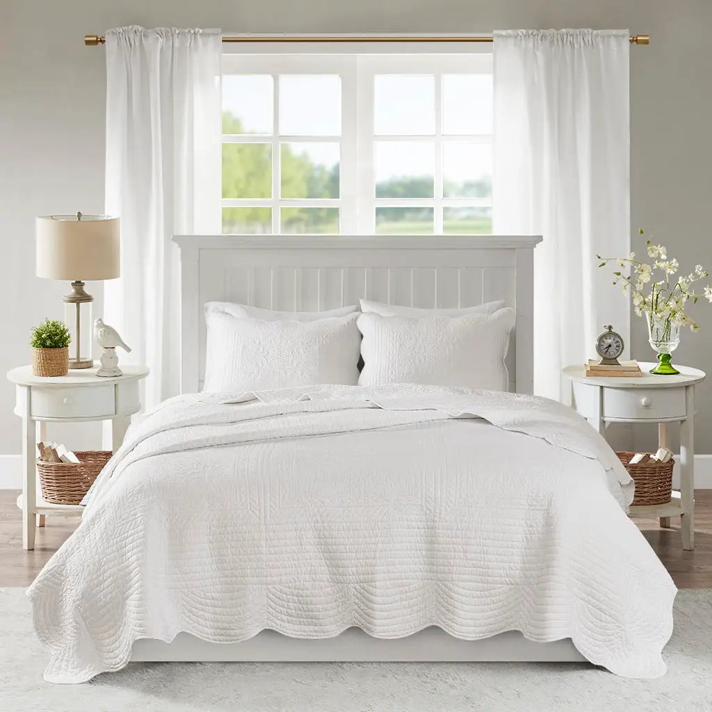 3 Piece Reversible Scalloped Edge Quilt Set White King/Cal King by HouseOfZazla