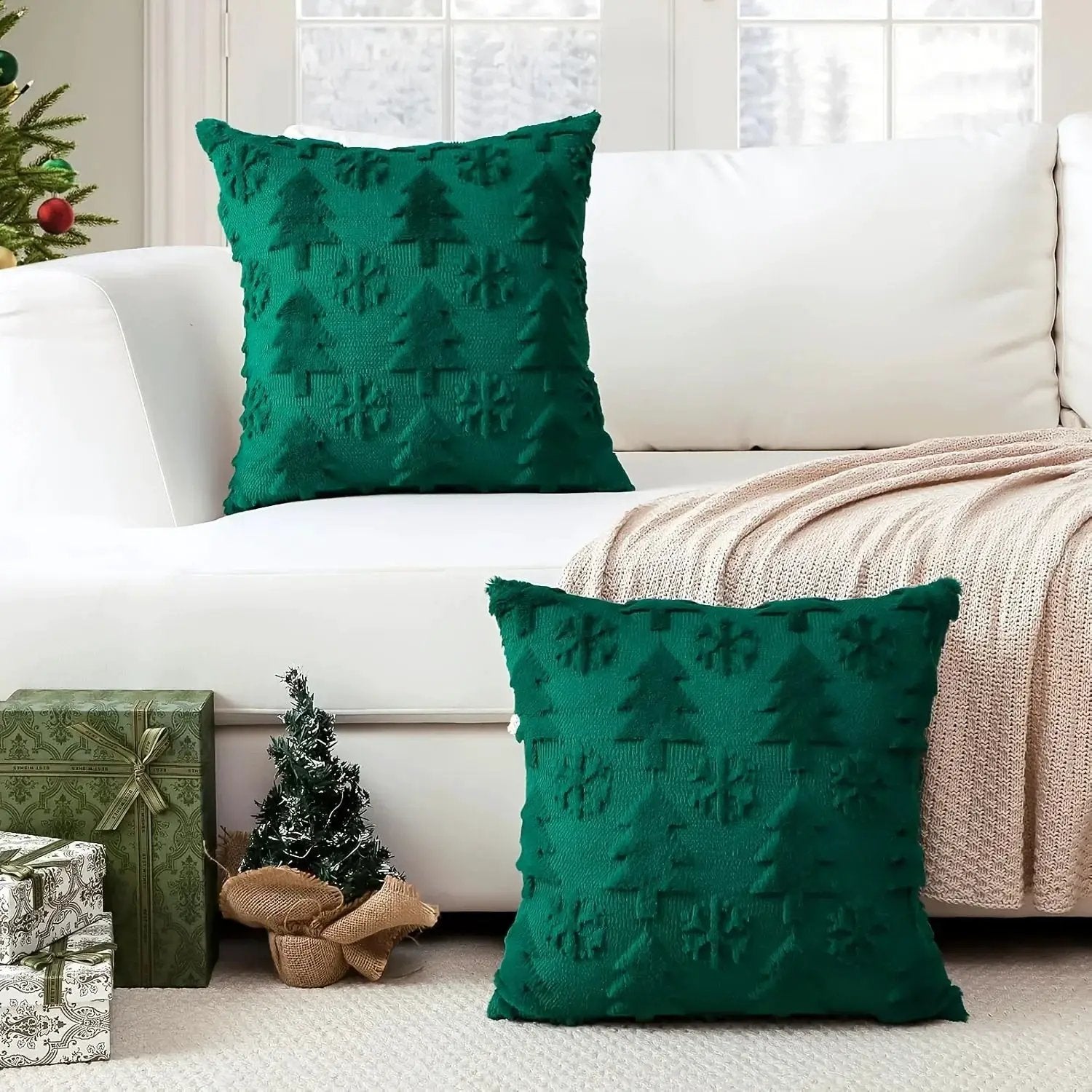 Faux Wool Christmas Tree Throw Pillow Covers, 45.72x45.72 cm, Snowflake Design by House Of Avana