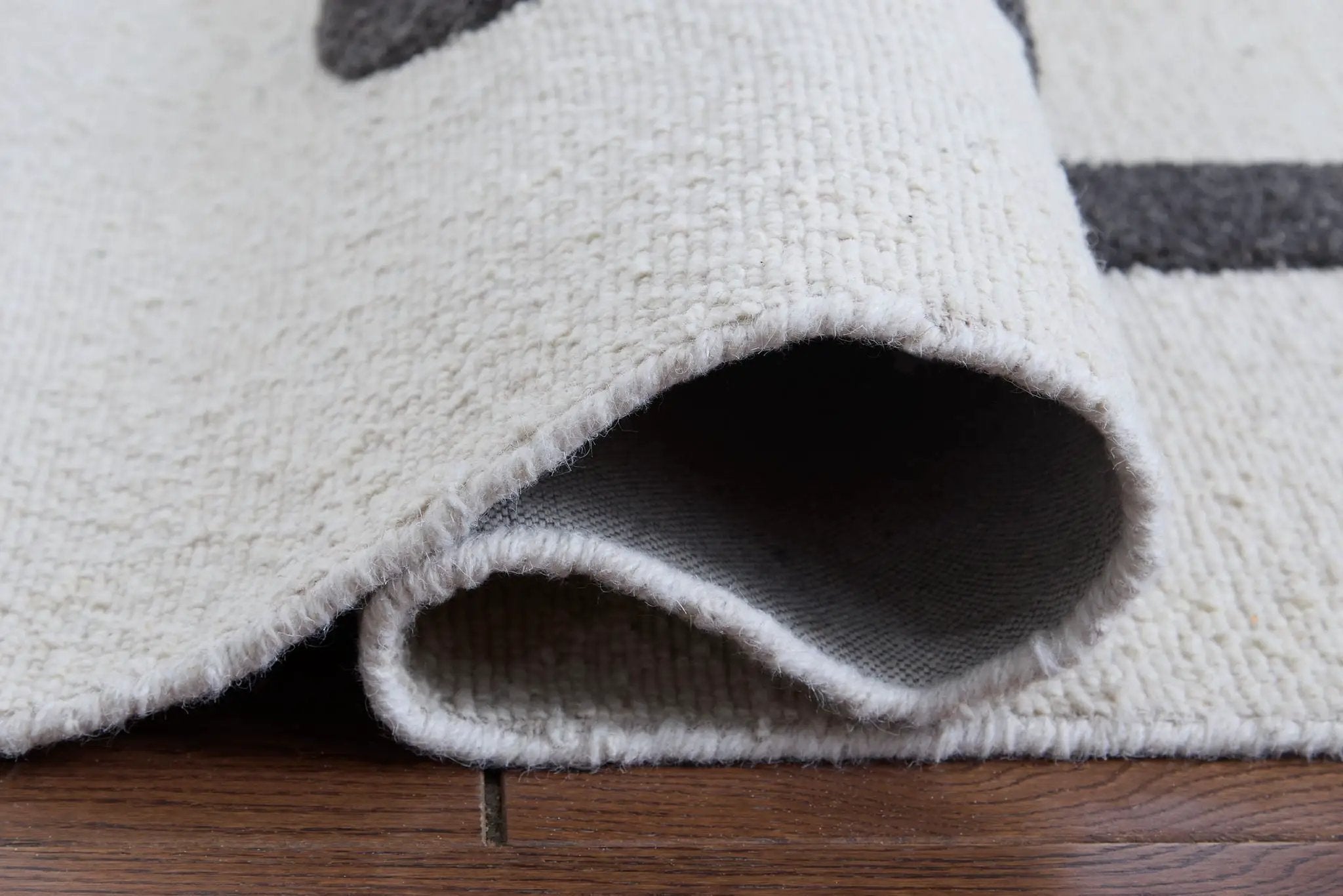 Davismour - Rug by Unique Piece Furniture