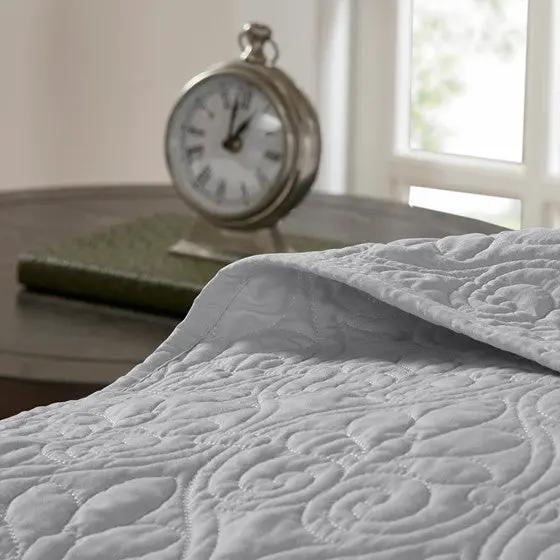 Reversible Quilt Set Grey Full/Queen by HouseOfZazla