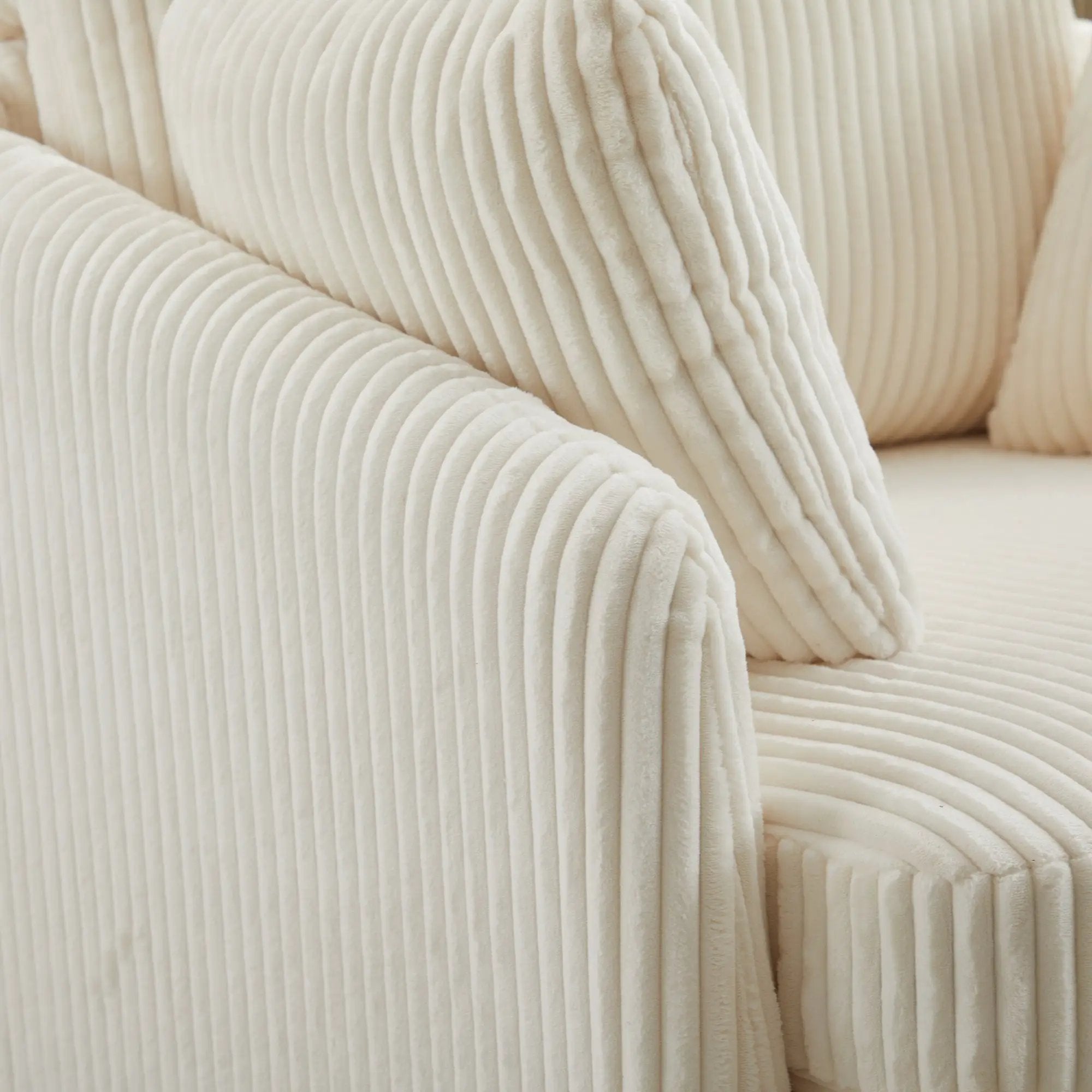 40.55''W Swivel Accent Chair with 2 Throw Pillows by HouseOfZazla