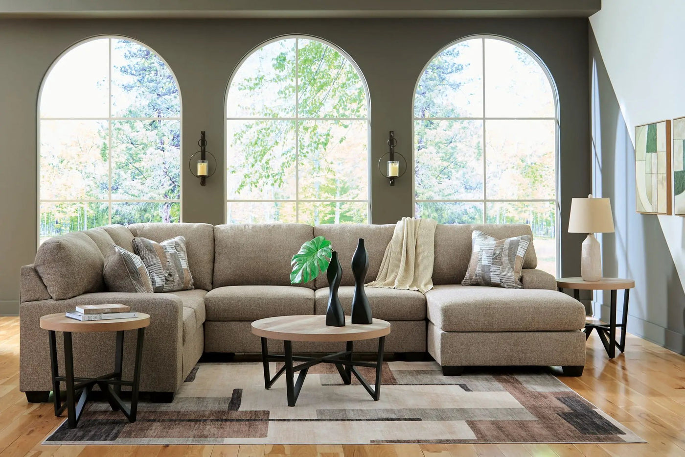 Newellen - Sectional by Unique Piece Furniture