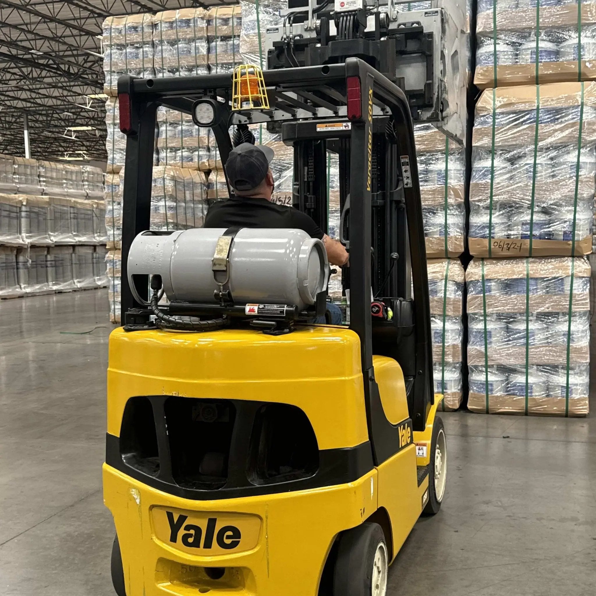 Flame King 43.5lb Forklift Steel Propane Tank Cylinder with Gauge by Flame King Products