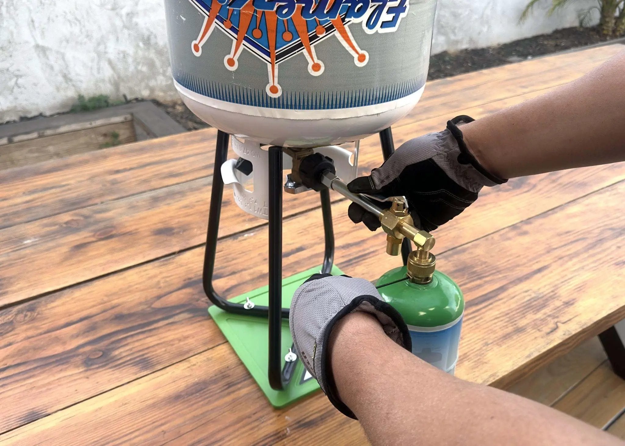 Flame King YSN1LBKTa Eco Friendly 1lb Refillable Reusable Propane Cylinder + Refill Kit by Flame King Products