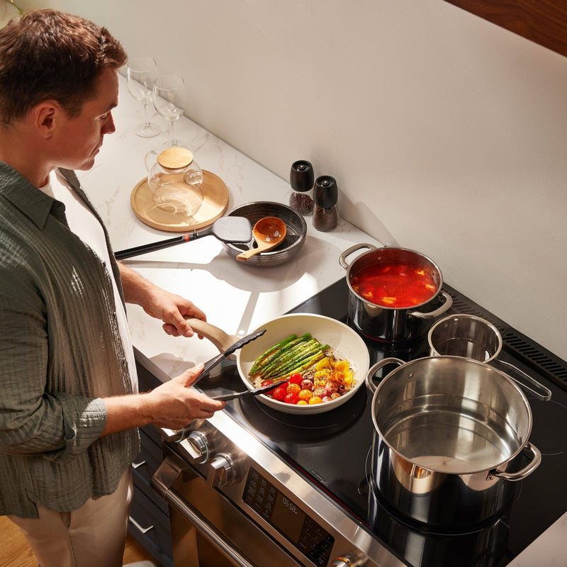 FreshBake™ 30" Electric Range ∙ Model RES30552, photo 18 of 26