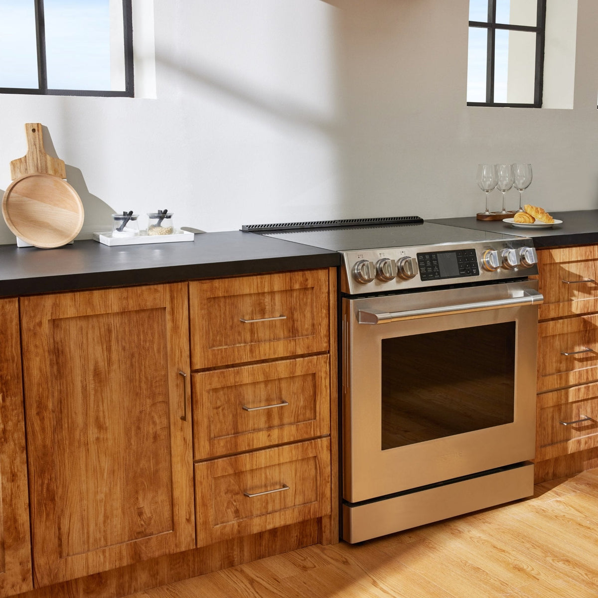 FreshBake™ 30" Electric Range ∙ Model RES30552, photo 24 of 26