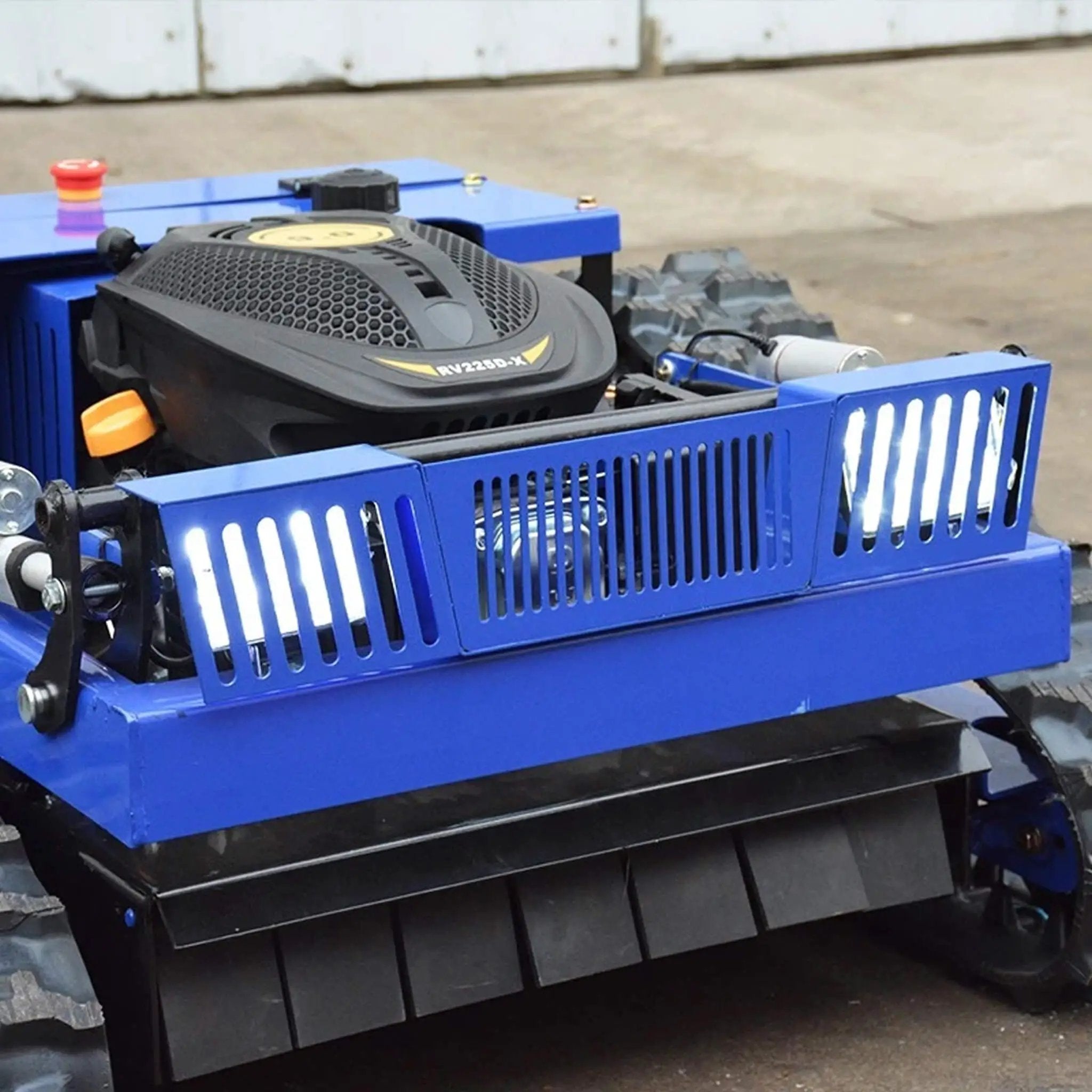 Heavy-Duty 7HP Commercial Remote-Controlled Tracked Gasoline Lawn Mower (SAK94270) by SAKSBY WHOLESALE