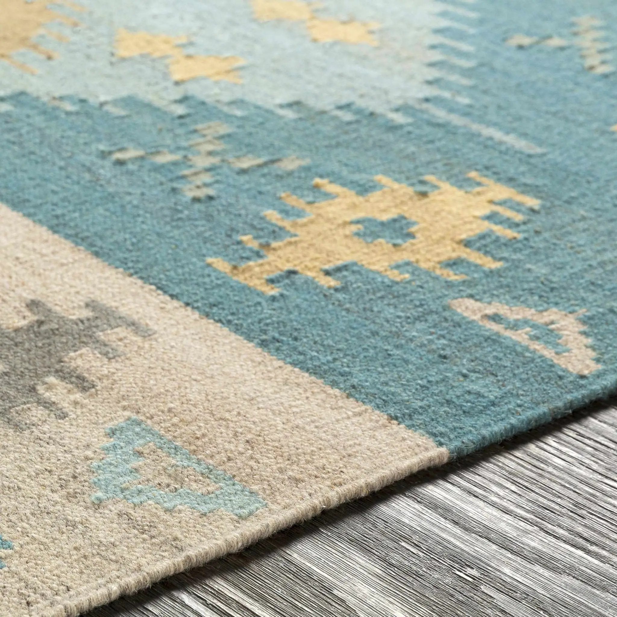 Heth Carpet - Clearance by Boutique Rugs