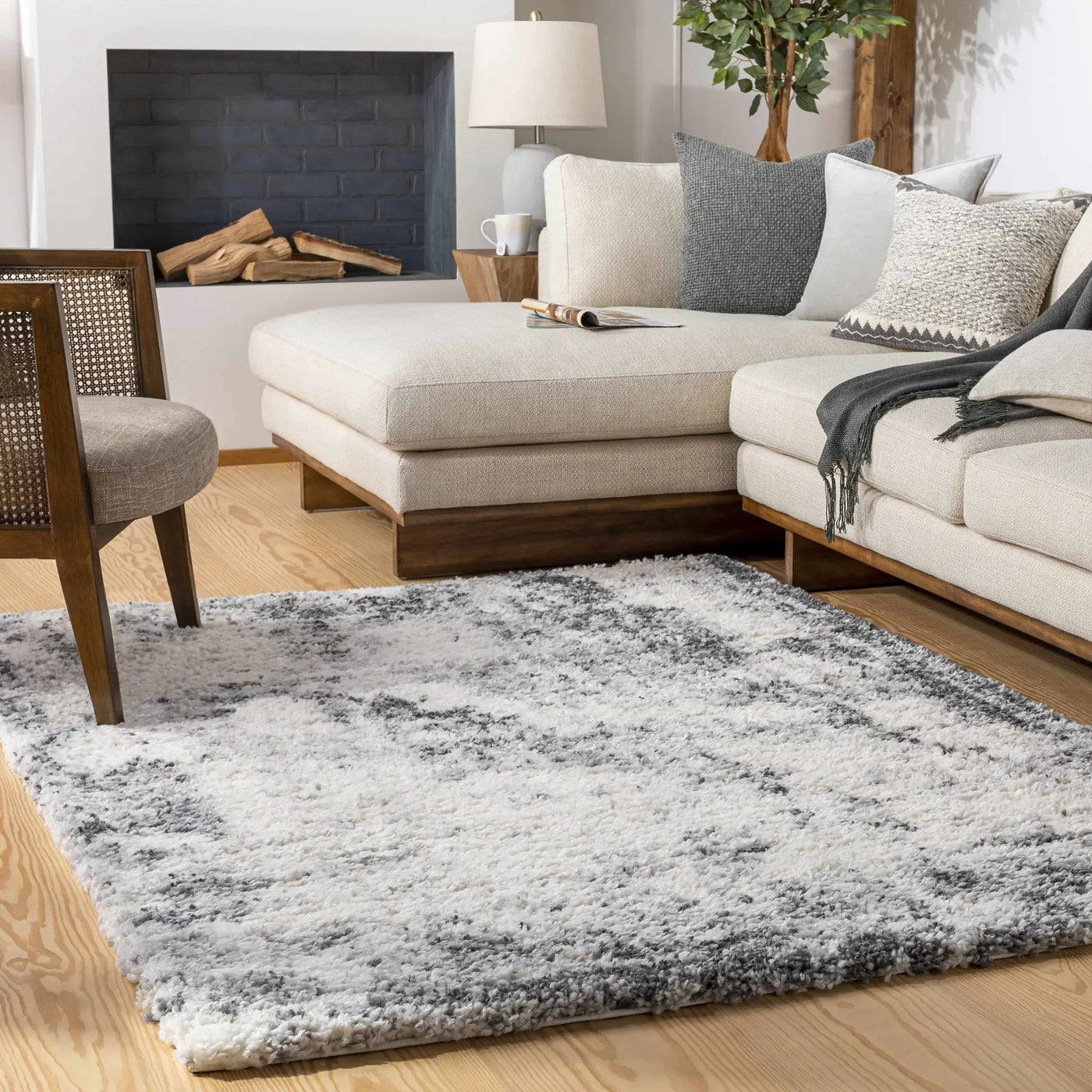 Hilotongan Plush Abstract Area Rug by Boutique Rugs
