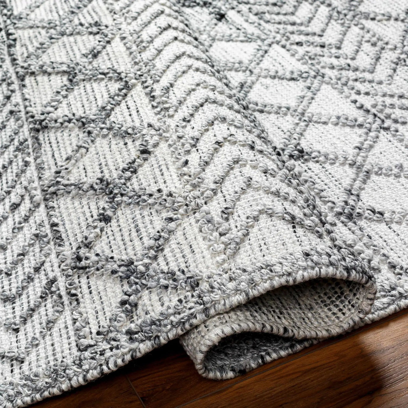 Hosa Area Rug - Clearance by Boutique Rugs