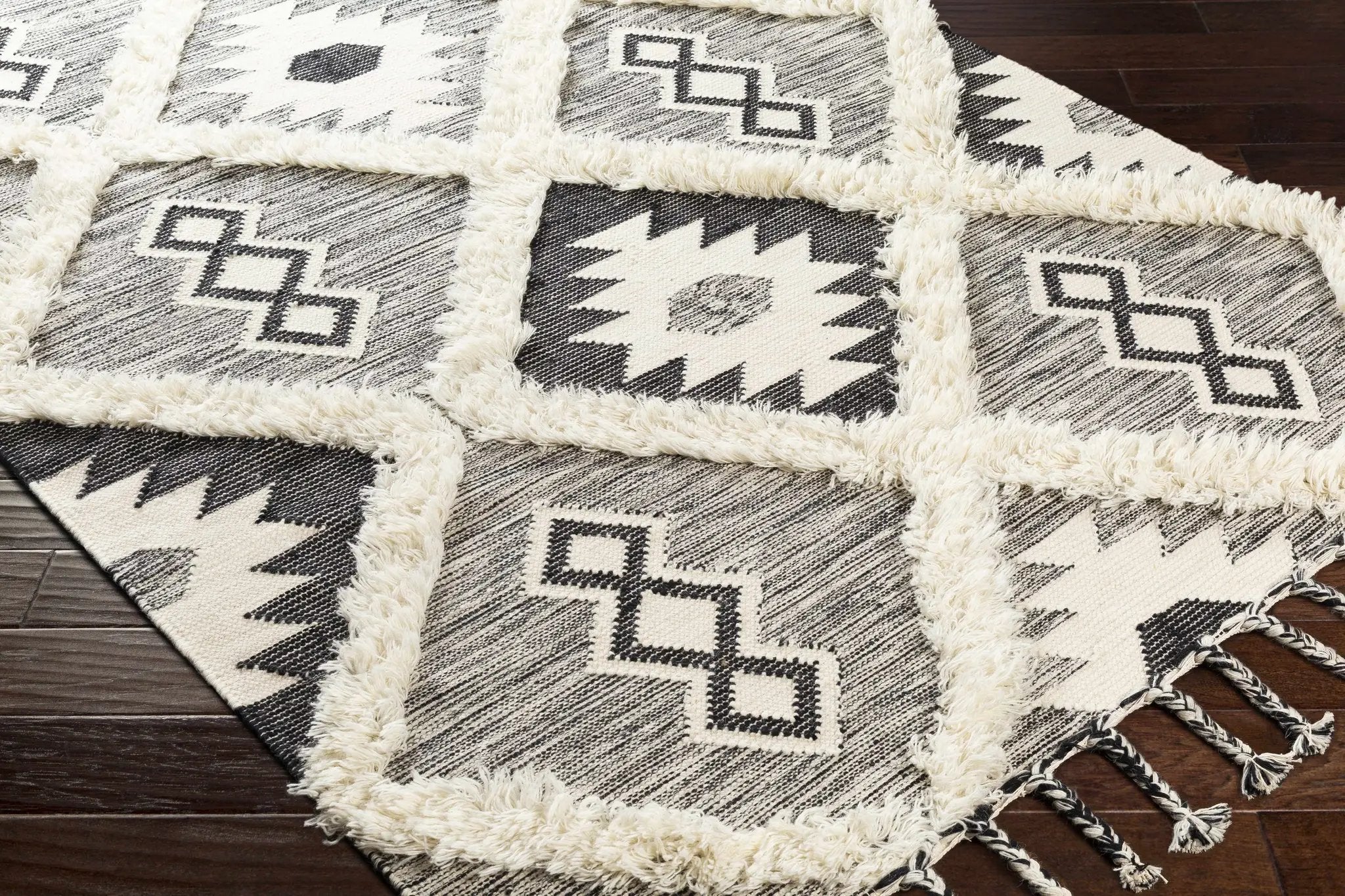 Jarales Cream/Black Tribal Tassel Wool Rug - Clearance by Boutique Rugs