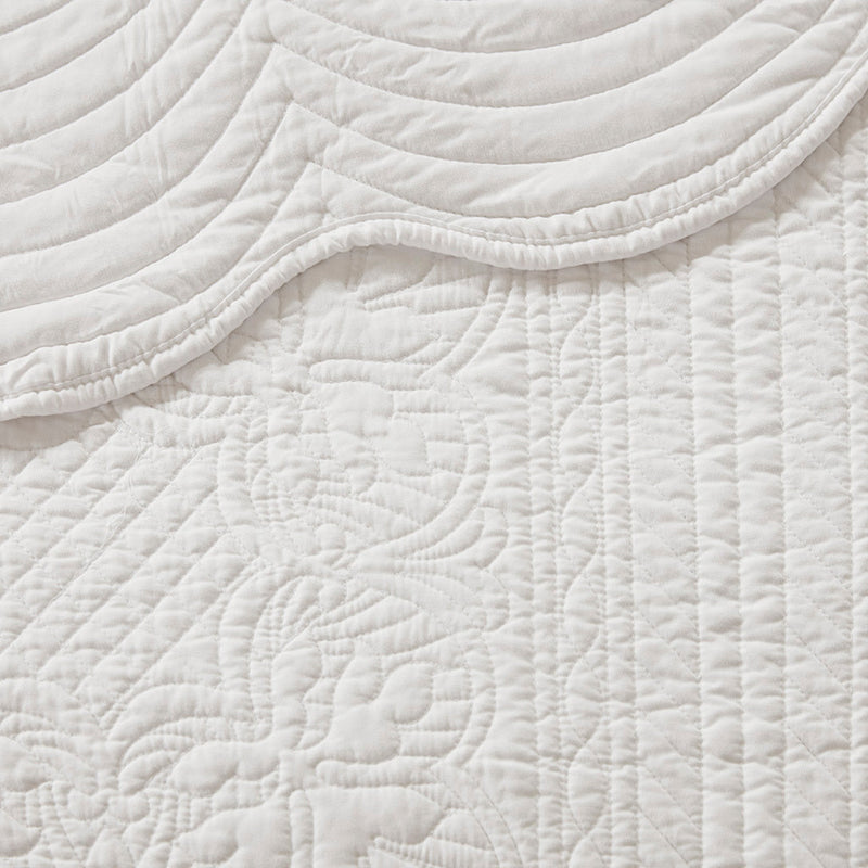3 Piece Reversible Scalloped Edge Quilt Set White King/Cal King, photo 11 of 14