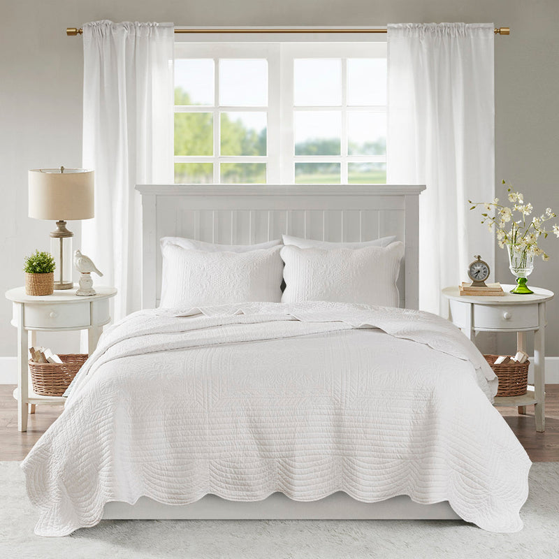 3 Piece Reversible Scalloped Edge Quilt Set White King/Cal King, photo 4 of 14