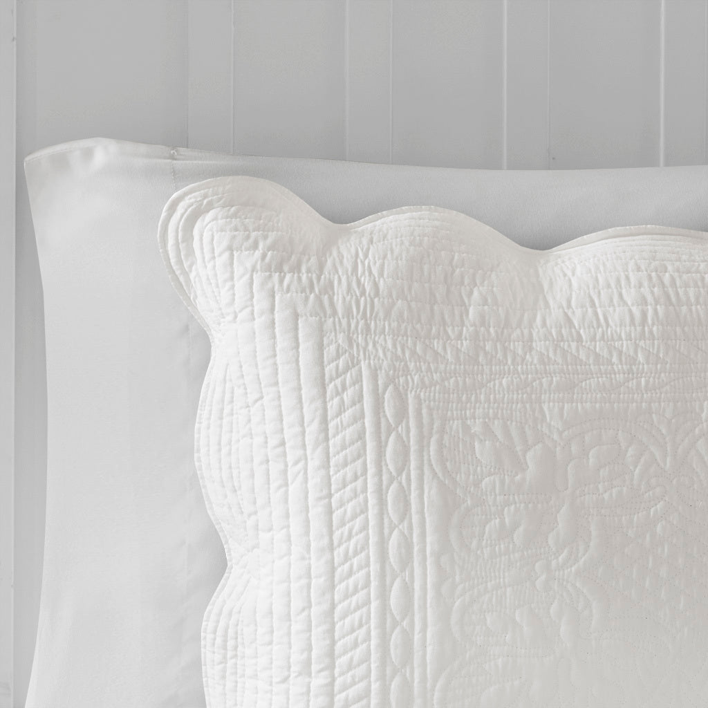 3 Piece Reversible Scalloped Edge Quilt Set White King/Cal King, photo 8 of 14