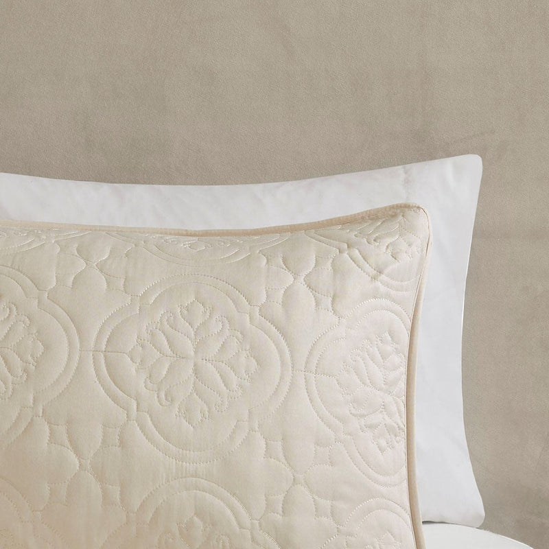 Cream 3 Piece Reversible Bedspread Set with Quilted Medallion - King/Cal King, photo 4 of 10