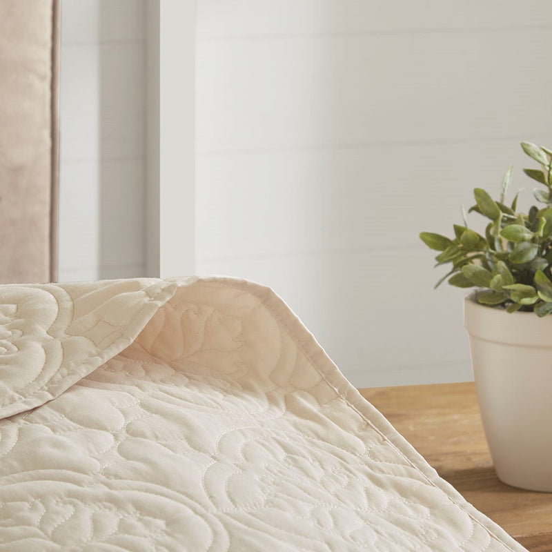 Cream 3 Piece Reversible Bedspread Set with Quilted Medallion - King/Cal King, photo 6 of 10