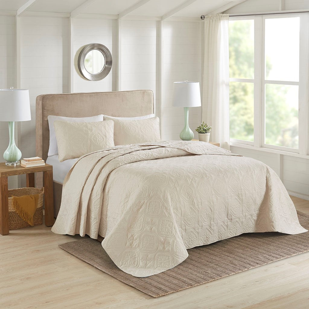 Cream 3 Piece Reversible Bedspread Set with Quilted Medallion - King/Cal King, photo 8 of 10