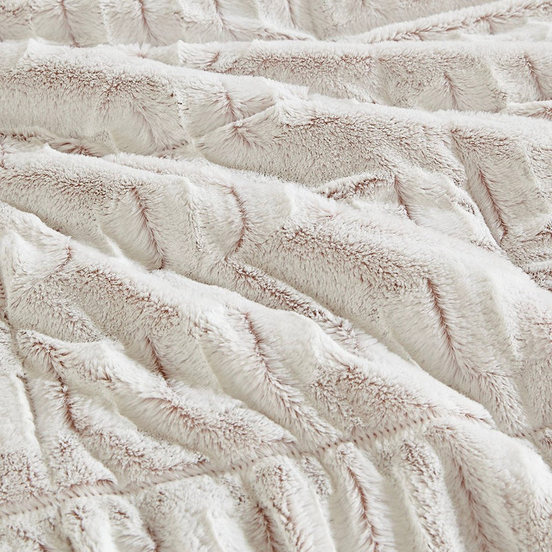 King/Cal King Back Print Long Fur Comforter Mini Set, photo 6 of 9