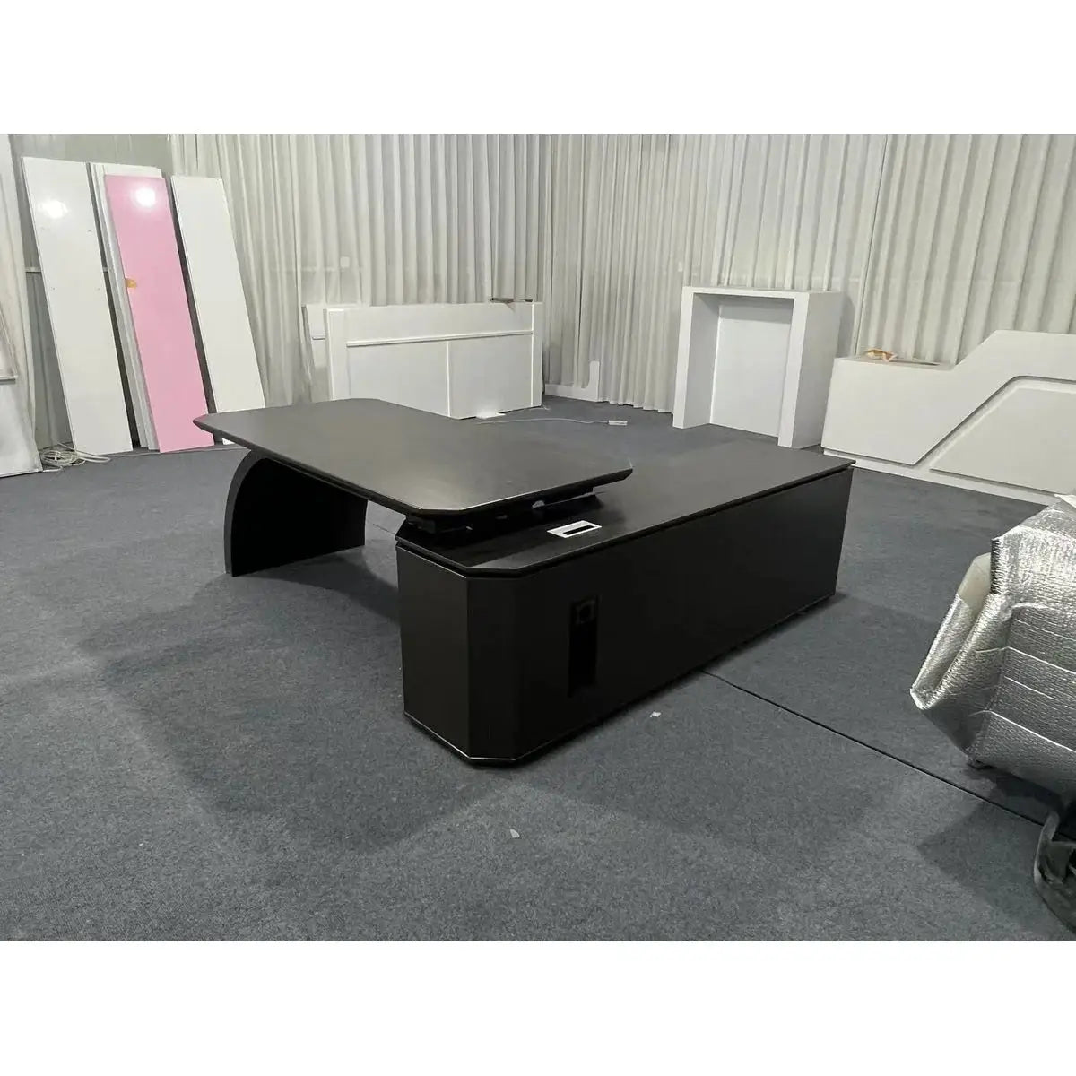 Ventura · Modern L-Shaped Executive Desk by Arc Grove