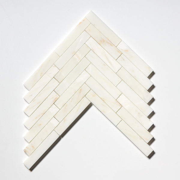 Large Herringbone Calacatta Amber Honed