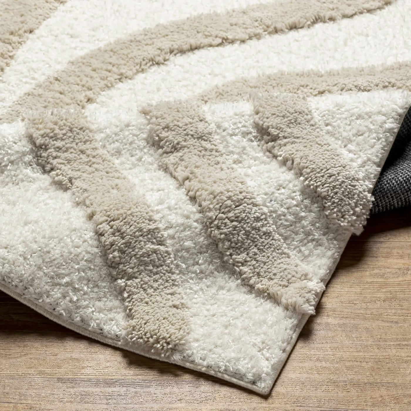 Laya Area Rug - Clearance by Boutique Rugs