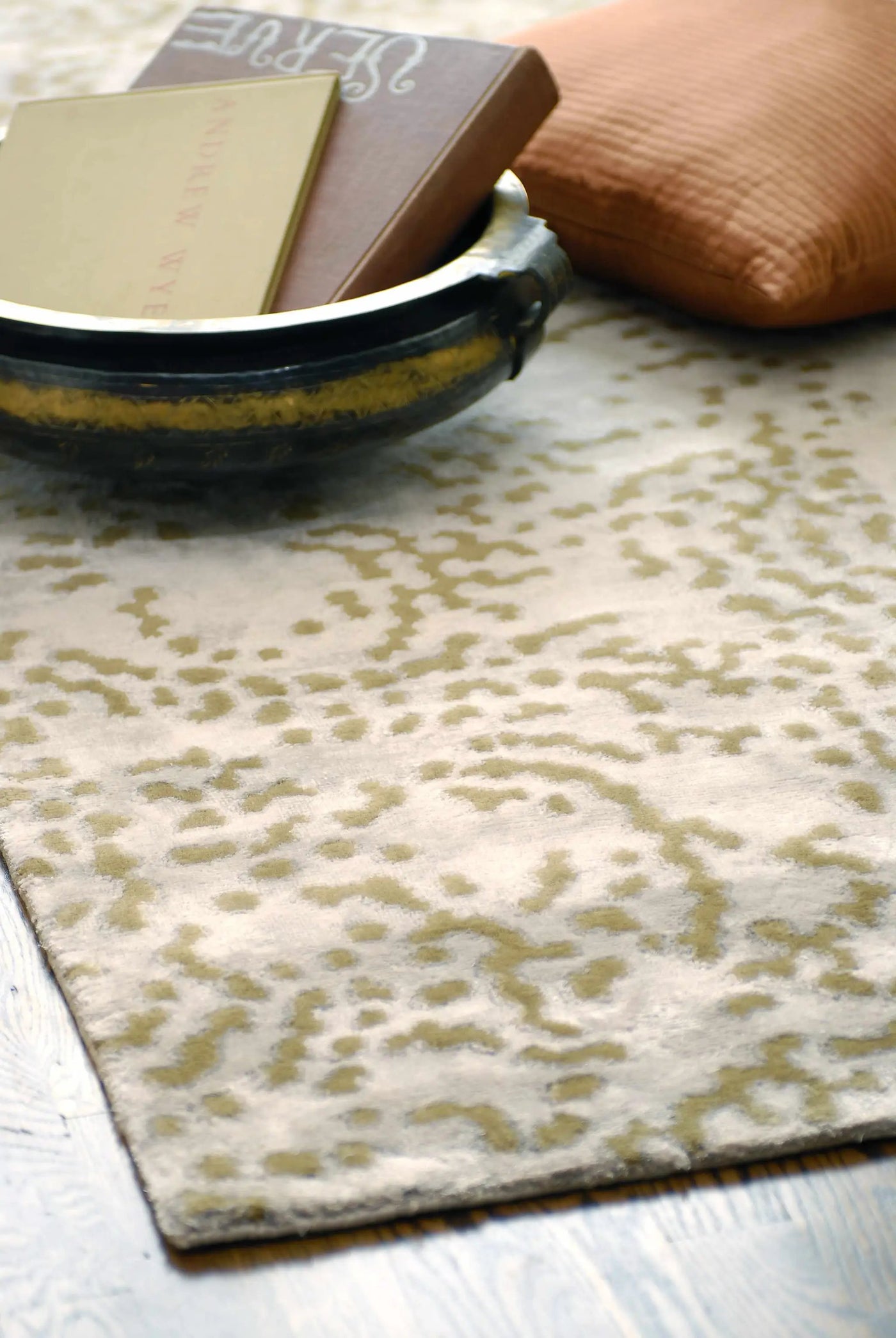Pensacola Tan Premium Wool&Viscose Rug - Clearance by Boutique Rugs