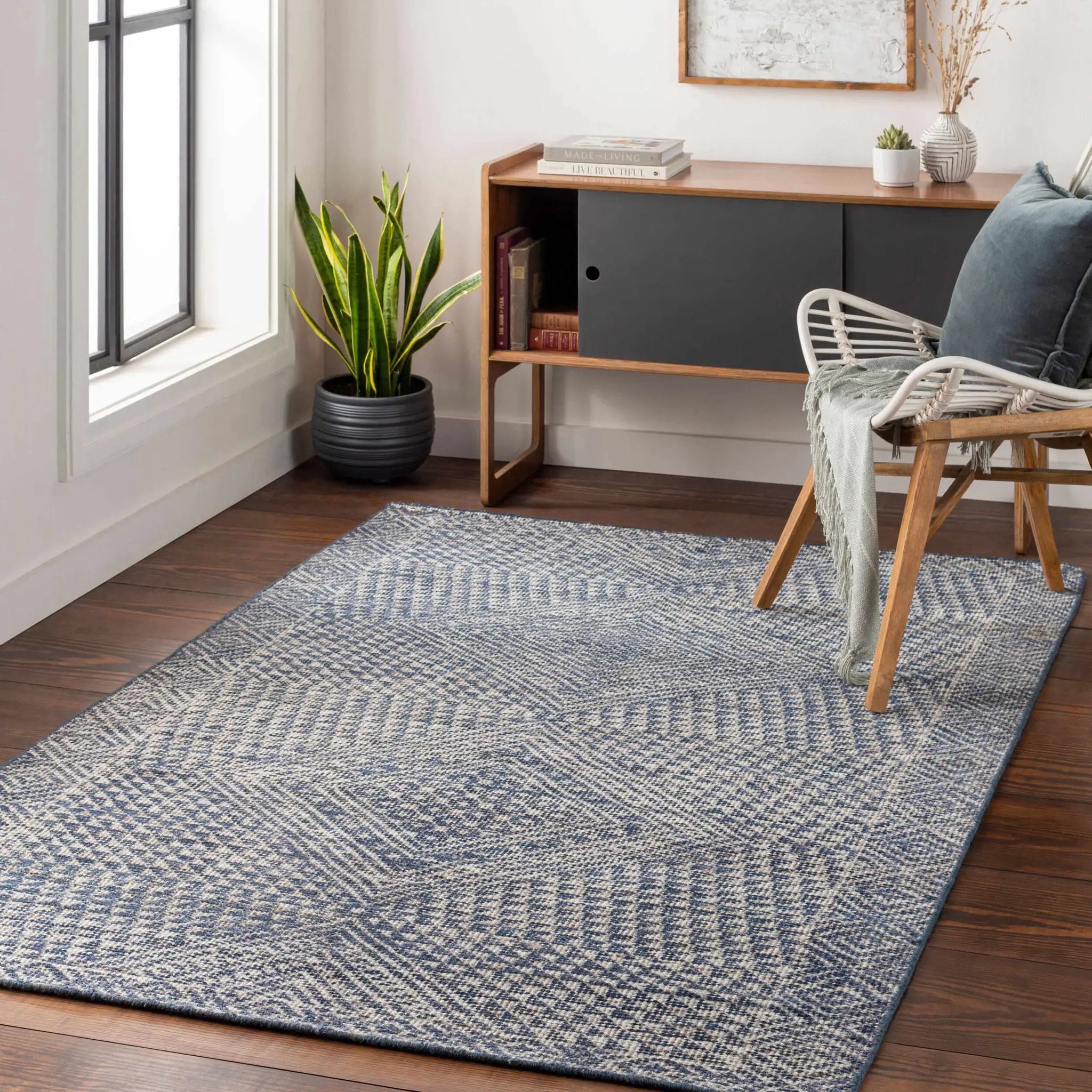 Moyne Area Rug - Clearance by Boutique Rugs