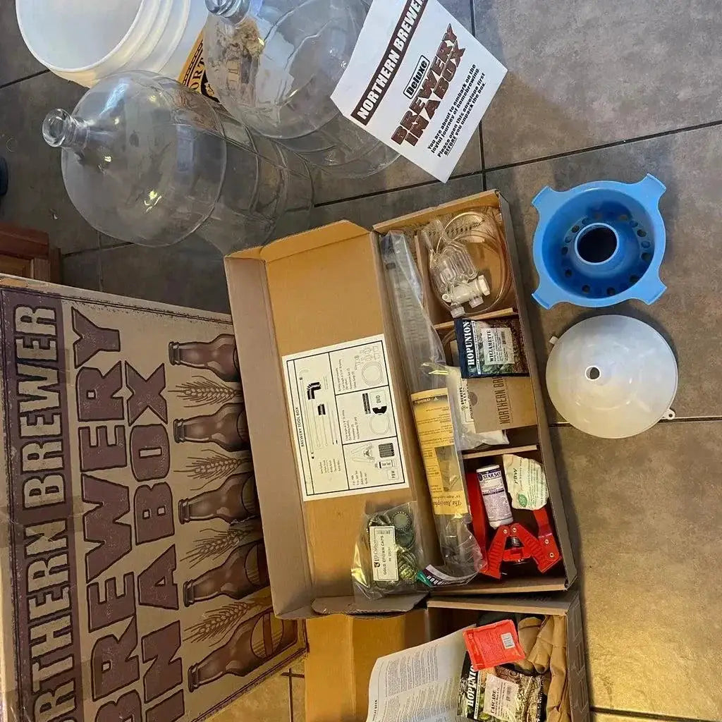 NORTHERN BREWER Deluxe Homebrew Starter Kit by Selzalot