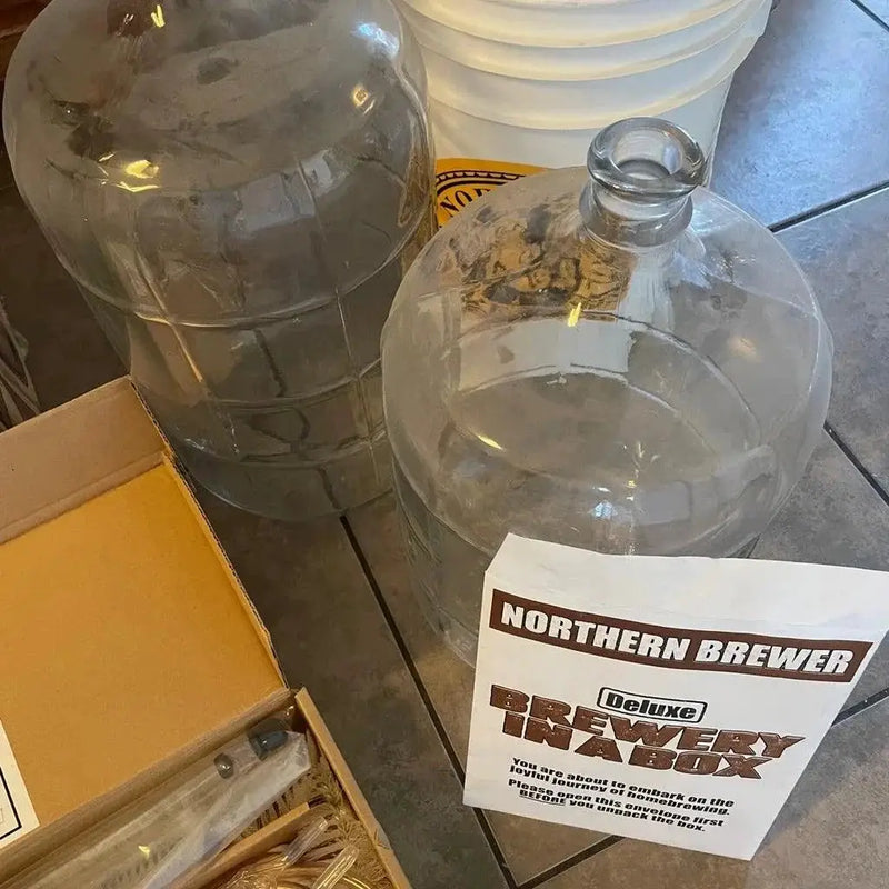 NORTHERN BREWER Deluxe Homebrew Starter Kit by Selzalot