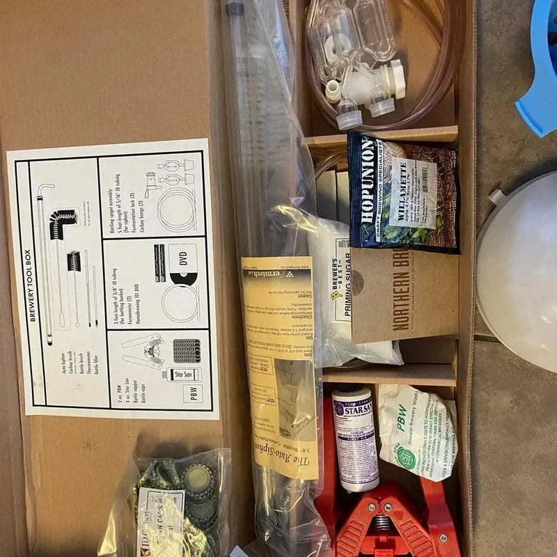 NORTHERN BREWER Deluxe Homebrew Starter Kit by Selzalot