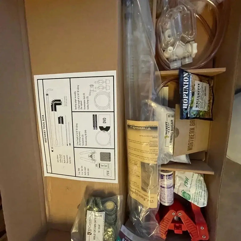 NORTHERN BREWER Deluxe Homebrew Starter Kit by Selzalot