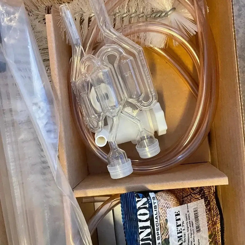 NORTHERN BREWER Deluxe Homebrew Starter Kit by Selzalot