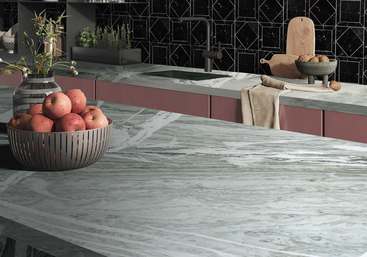 Majestic Nuage Polished Quartzite Slab Random room scene 3