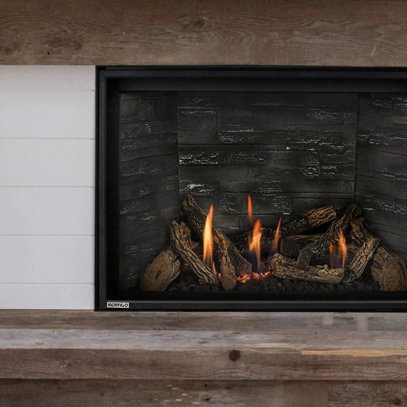 Montigo DelRay Square Full Load Direct Vent Natural Gas Fireplace With Battery Backup [DRSQ34/38/42NI-2] (SAK15983) by SAKSBY WHOLESALE