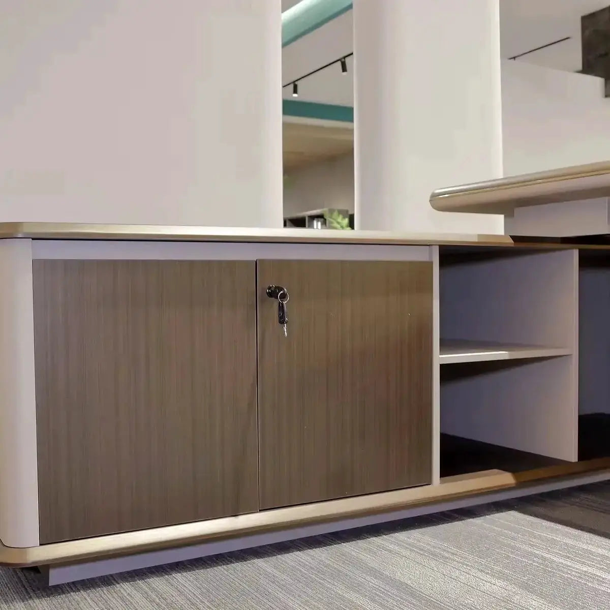 Sussex · Grand L-Shaped Executive Desk by Arc Grove
