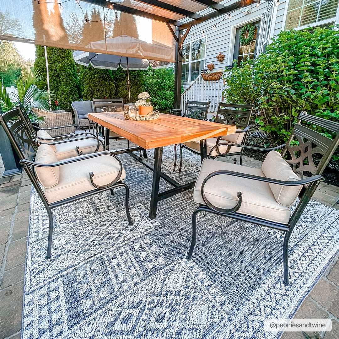 Luddenham Textured Rug - Clearance by Boutique Rugs