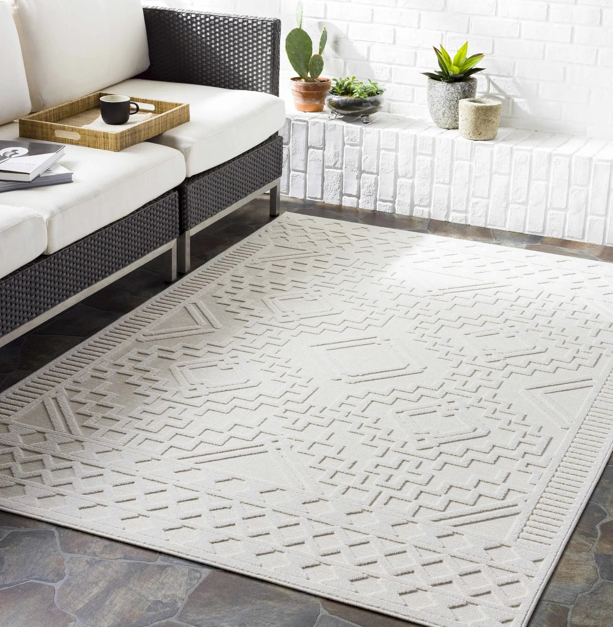 Plumtree 3D White Outdoor Rug by Boutique Rugs
