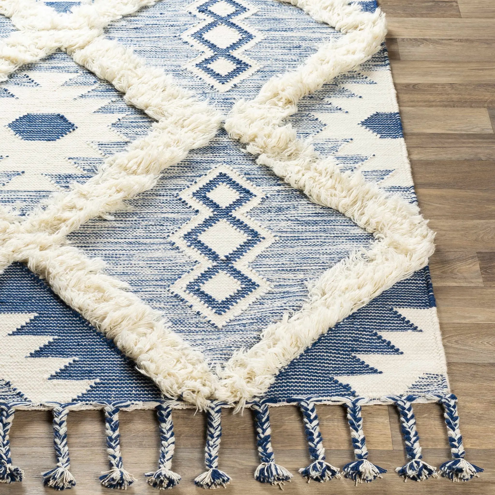 Painesdale Blue/White Wool Carpet - Clearance by Boutique Rugs