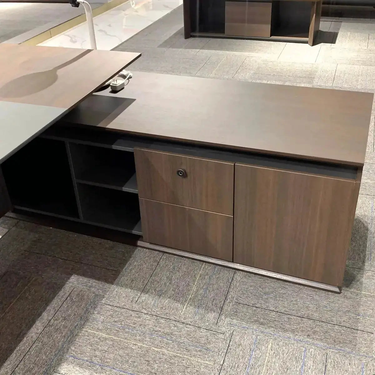 Brontë · Modern L-Shaped Executive Desk by Arc Grove