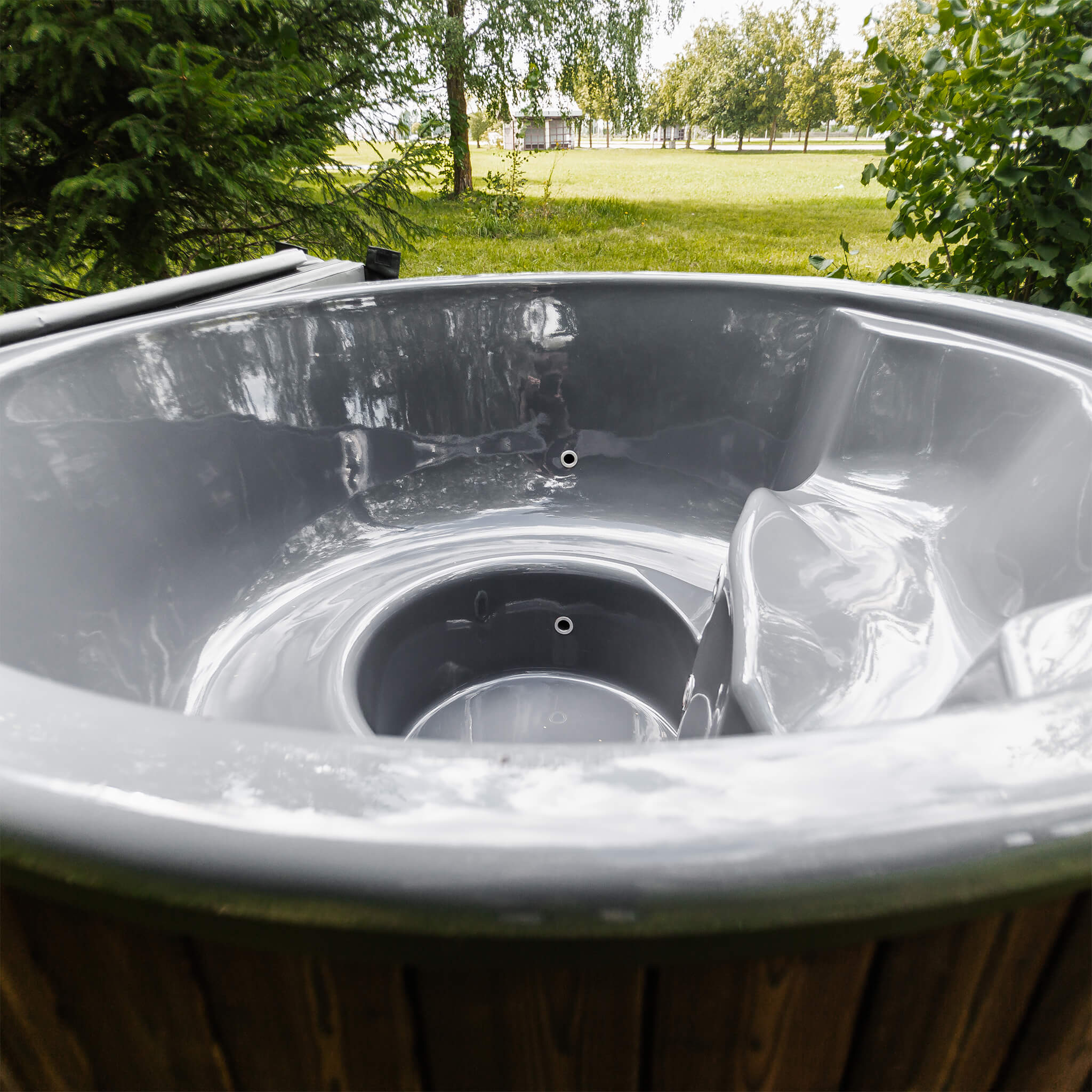 Premium 4-Person Fully-Assembled ThermoWood Wood-Fired Hot Tub (SAK14528) by SAKSBY WHOLESALE