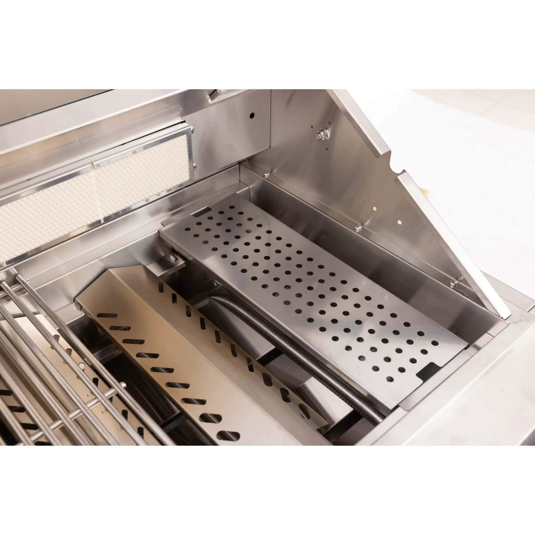 Premium Outdoor Kitchen With 32-Inch 60K BTU Built-In Stainless Steel LPG Gas Grill, Door And Drawer Combo And Stainless Steel Ice Box (SAK98661) by SAKSBY WHOLESALE