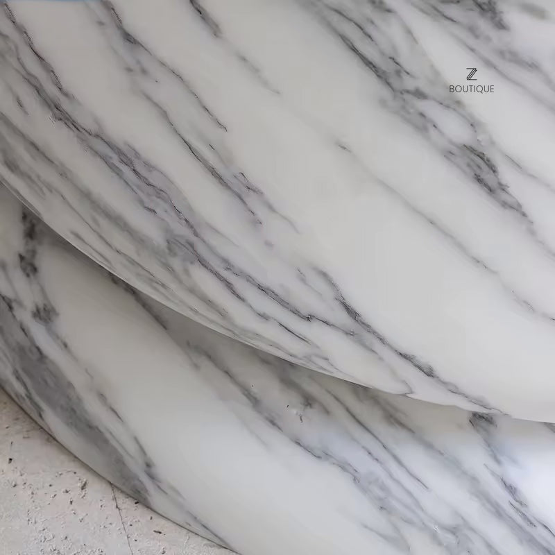 Queen Elizabeth Bathtub by Zicana Boutique